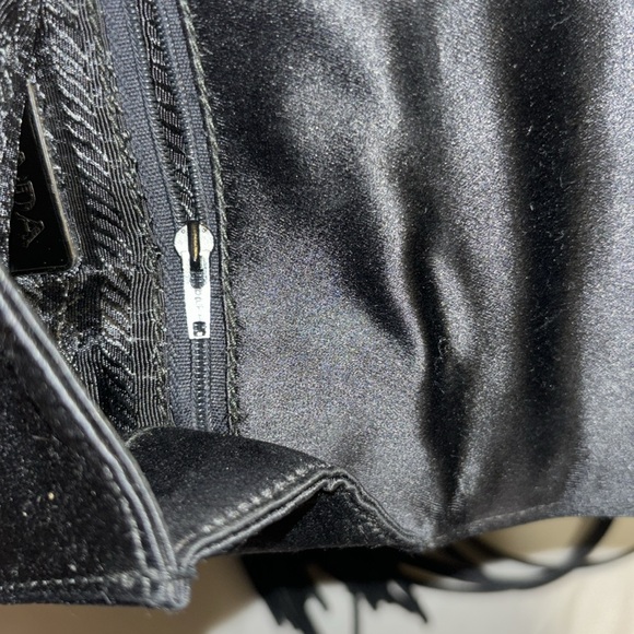 Vintage crossbody Prada bag - Picture 7 of 12